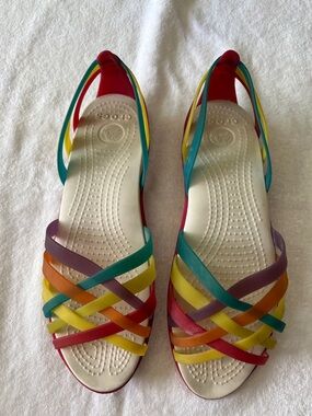 CROCS Women’s Isabella Rainbow Strappy Slingback Sandals size 8